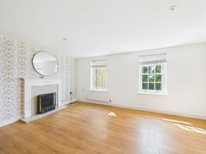 Lounge- click for photo gallery